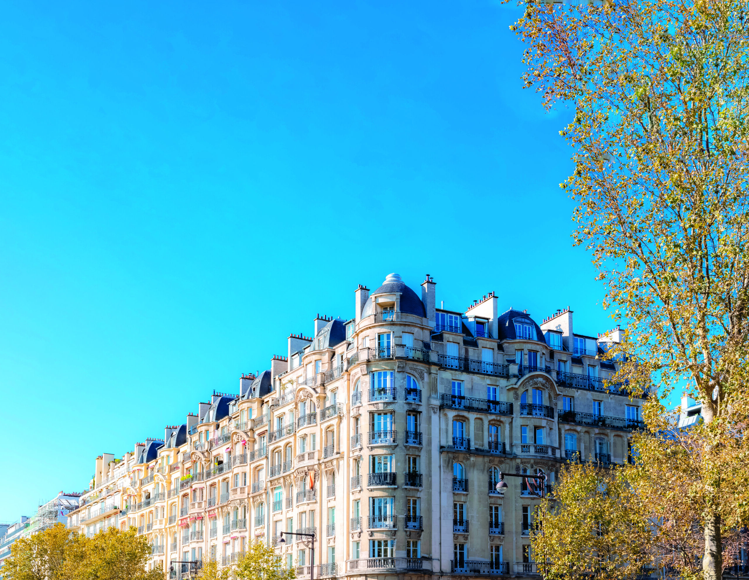 Paris,,Beautiful,Buildings,Avenue,De,New,York,,An,Upscale,Neighborhood